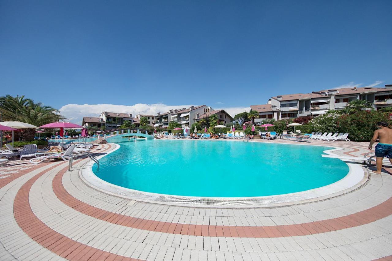Апартаменты I Ciliegi 1-09 Con Piscina By Wonderful Italy Дезенцано-дель-Гарда Экстерьер фото